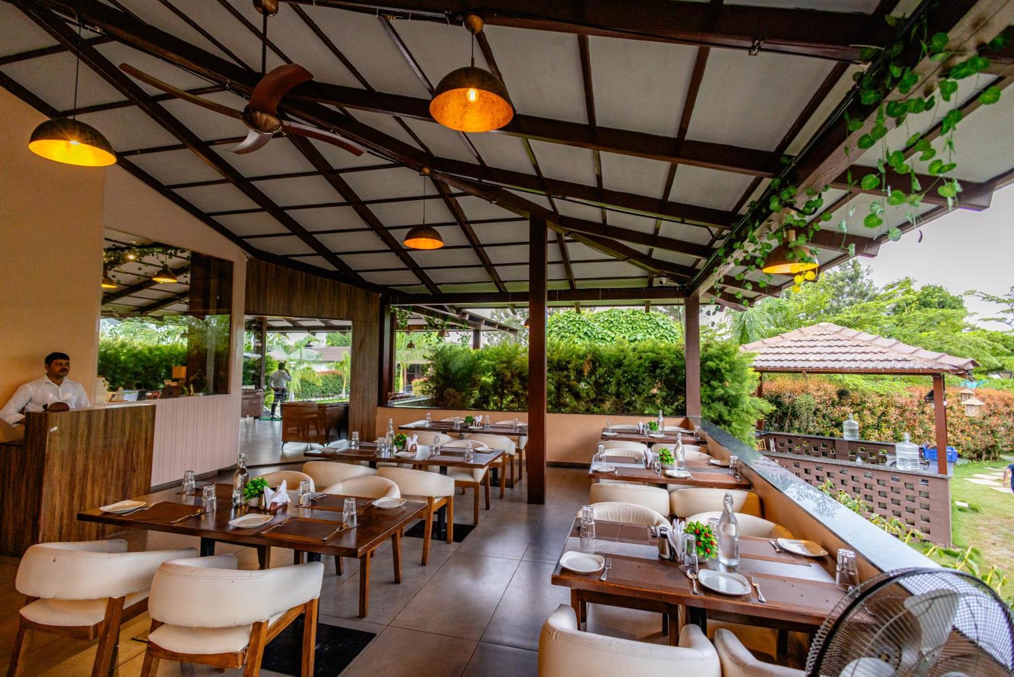 Veerdency Luxury Resort Devanahalli Екстер'єр фото
